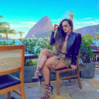 Andrea De Andrade feet photo 6