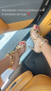 Andrea De Andrade feet photo 3