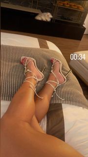 Andrea De Andrade feet photo 2