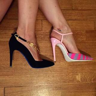 Andrea Delogu feet photo thumbnail