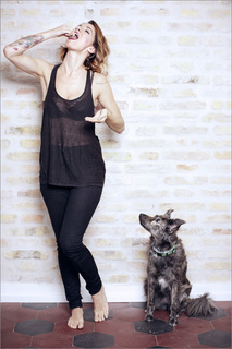 Andrea Delogu feet photo thumbnail