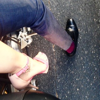 Andrea Delogu feet photo thumbnail