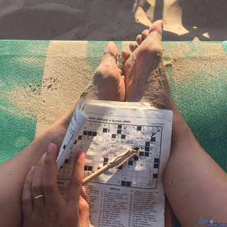 Andrea Delogu feet photo thumbnail