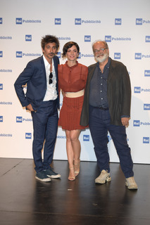 Andrea Delogu feet photo thumbnail