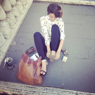 Andrea Delogu feet photo thumbnail