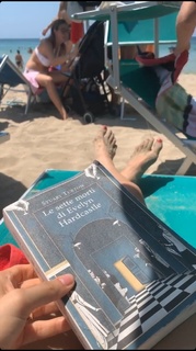 Andrea Delogu feet photo thumbnail