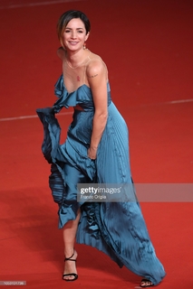 Andrea Delogu feet photo thumbnail