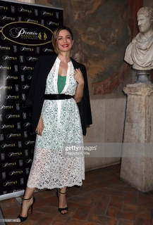 Andrea Delogu feet photo thumbnail