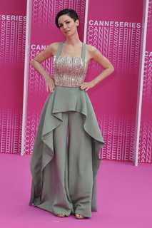 Andrea Delogu feet photo thumbnail