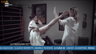 Andrea Delogu feet photo thumbnail