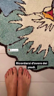 Andrea Delogu feet photo thumbnail