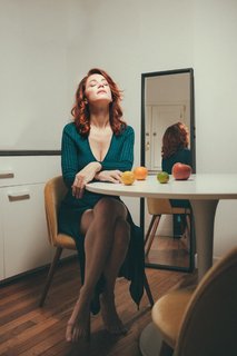 Andrea Delogu feet photo thumbnail