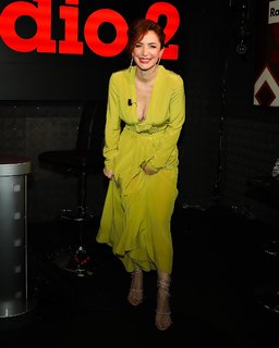 Andrea Delogu feet photo thumbnail