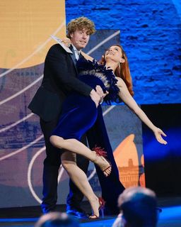 Andrea Delogu feet photo thumbnail