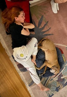 Andrea Delogu feet photo thumbnail