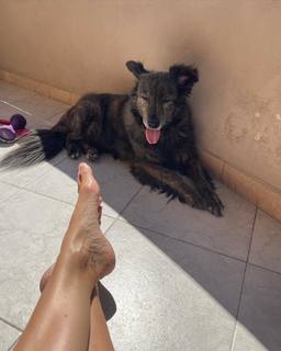 Andrea Delogu feet photo thumbnail