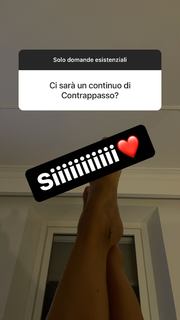 Andrea Delogu feet photo thumbnail