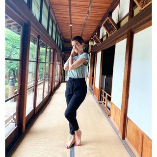 Andrea Delogu feet photo thumbnail