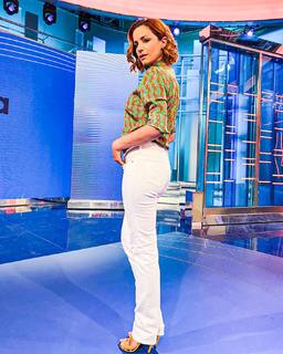 Andrea Delogu feet photo thumbnail