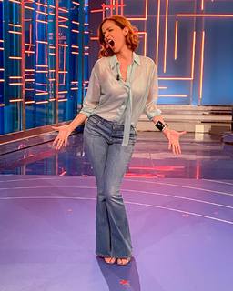 Andrea Delogu feet photo thumbnail