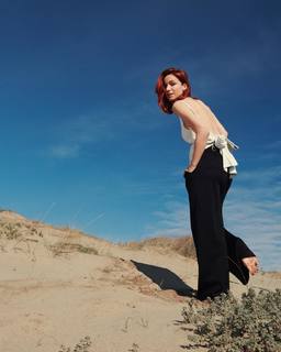 Andrea Delogu feet photo thumbnail