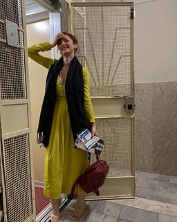 Andrea Delogu feet photo thumbnail