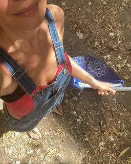 Andrea Delogu feet photo thumbnail