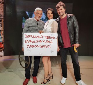 Andrea Delogu feet photo thumbnail