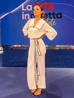 Andrea Delogu feet photo thumbnail