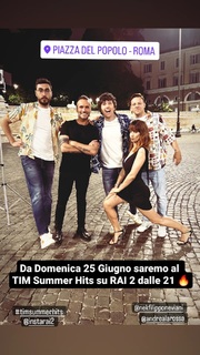 Andrea Delogu feet photo thumbnail