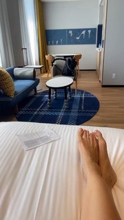 Andrea Delogu feet photo thumbnail