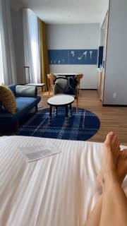 Andrea Delogu feet photo thumbnail