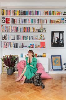 Andrea Delogu feet photo thumbnail