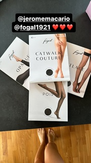 Andrea Delogu feet photo thumbnail