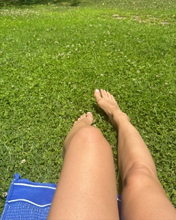 Andrea Delogu feet photo thumbnail