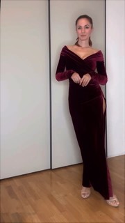 Andrea Delogu feet photo thumbnail