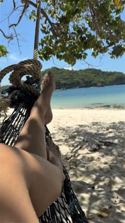 Andrea Delogu feet photo thumbnail