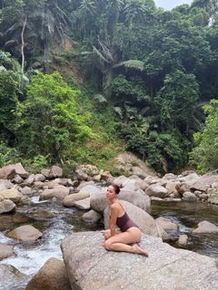 Andrea Delogu feet photo thumbnail