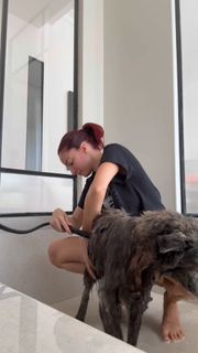 Andrea Delogu feet photo thumbnail