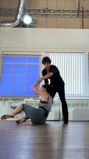 Andrea Delogu feet photo thumbnail