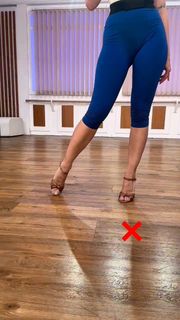 Andrea Delogu feet photo thumbnail