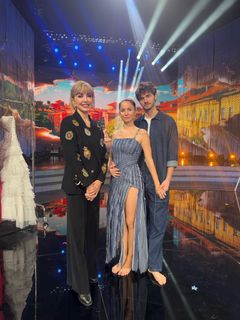 Andrea Delogu feet photo thumbnail