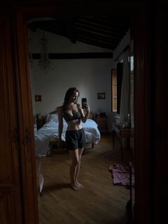 Andrea Delogu feet photo 2