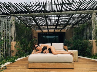 Andrea Duro feet photo 7