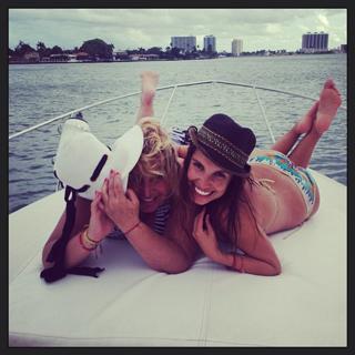 Andrea Escalona feet photo thumbnail