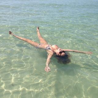 Andrea Escalona feet photo thumbnail