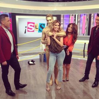 Andrea Escalona feet photo thumbnail