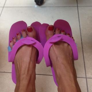 Andrea Escalona feet photo thumbnail