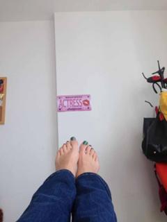 Andrea Escalona feet photo thumbnail