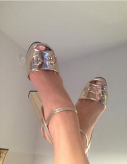 Andrea Escalona feet photo thumbnail